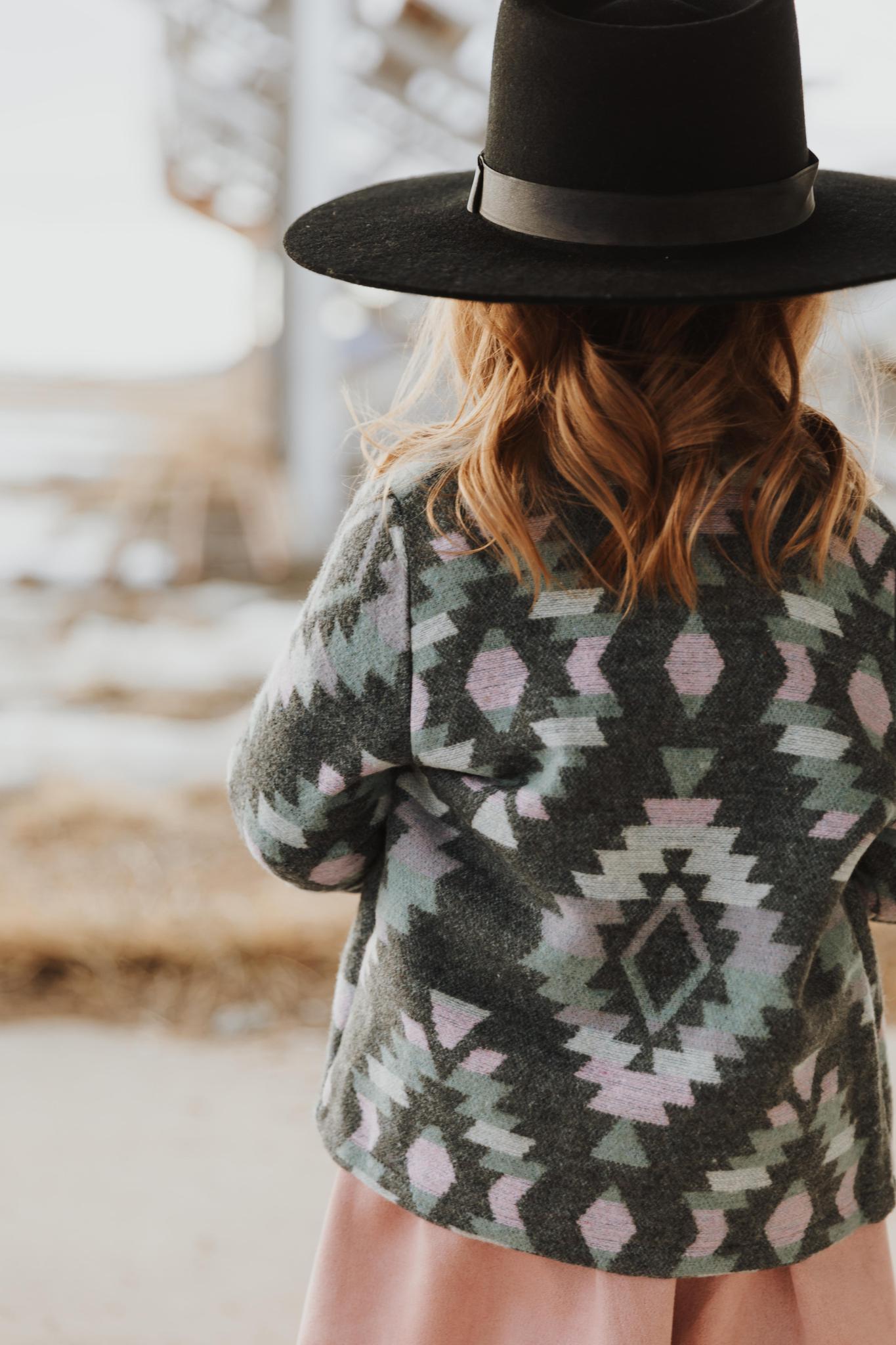 LADIES PINCH FRONT BLACK HAT