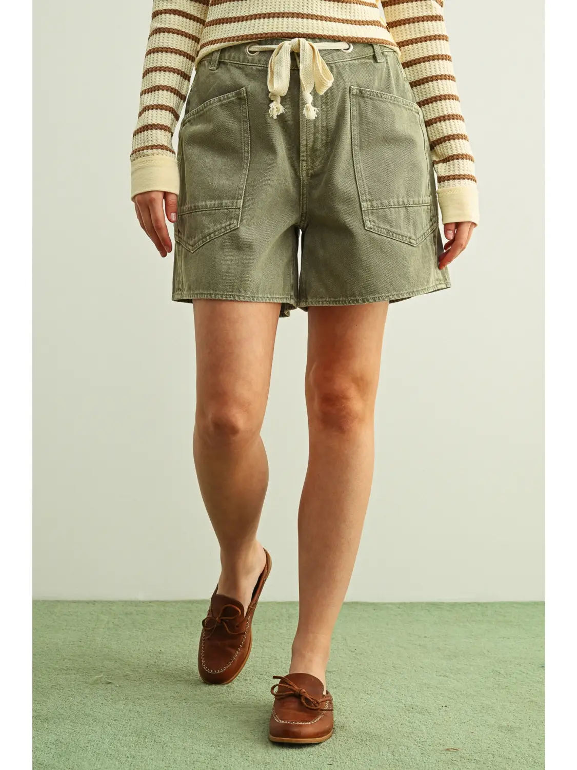 Washed Pocket Front with Tie Belt Shorts - OLIVE