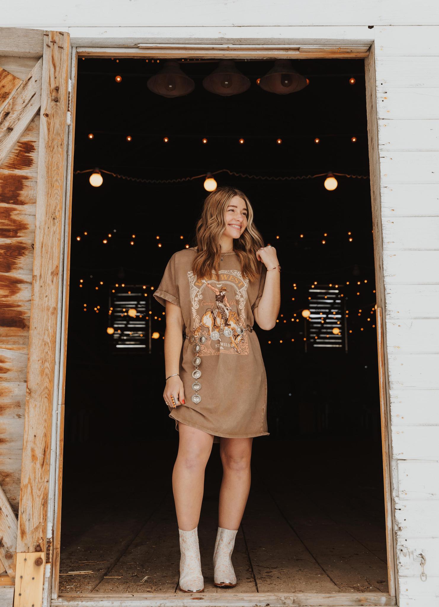 WILD WEST COWBOY RODRO GRAPHIC MINERAL WASHED DRESS - TAUPE