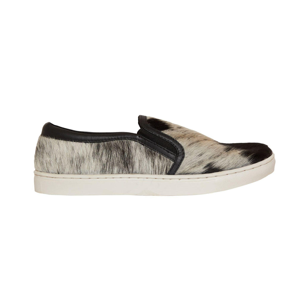 SILKEN SNEAKERS
