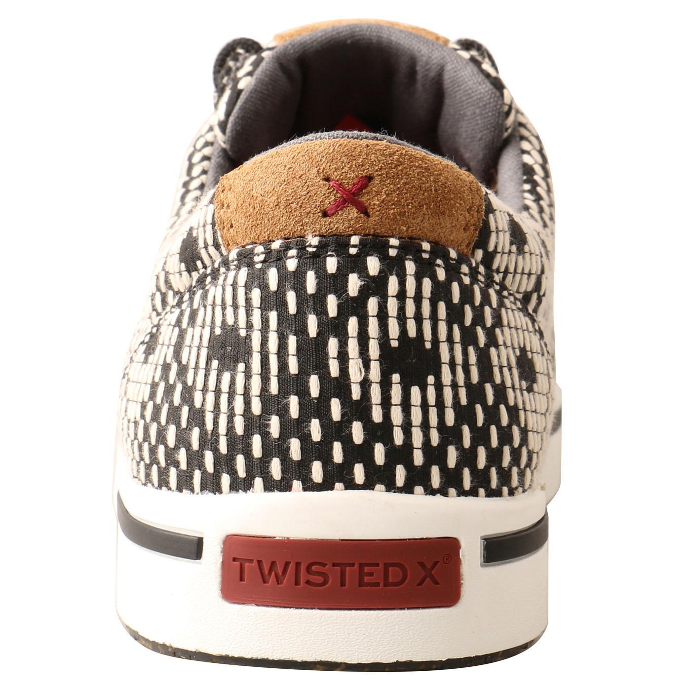 Kicks - Black & White MCA0046
