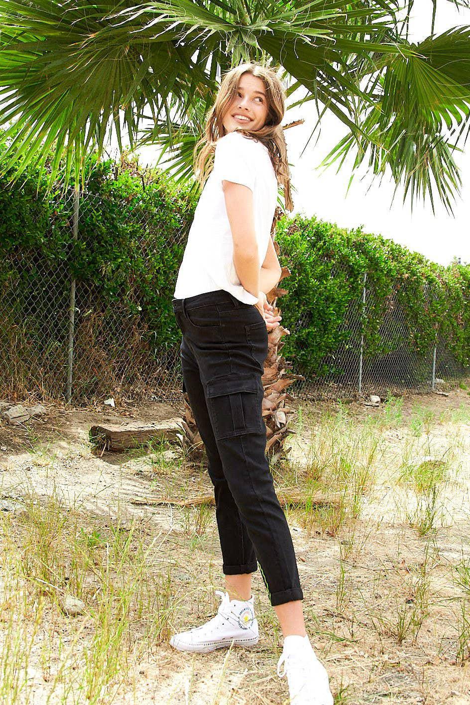 HIGH RISE MOM CARGO PANT | BLACK