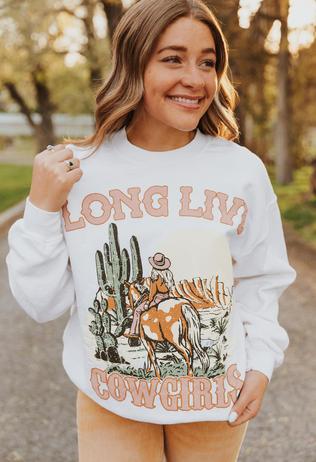 LONG LIVE COWGIRLS SWEATSHIRT (OVERSIZED)