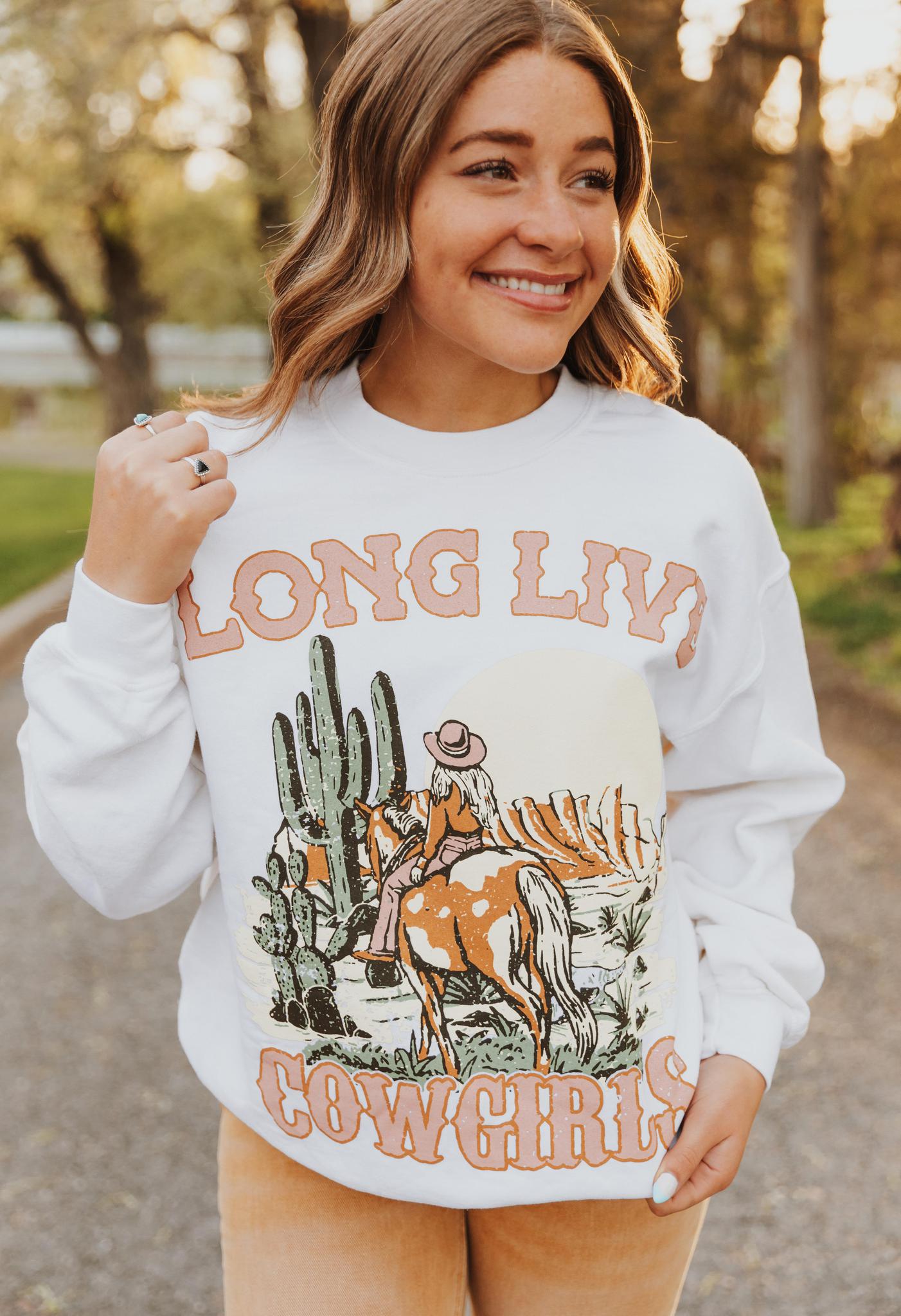 LONG LIVE COWGIRLS SWEATSHIRT (OVERSIZED)