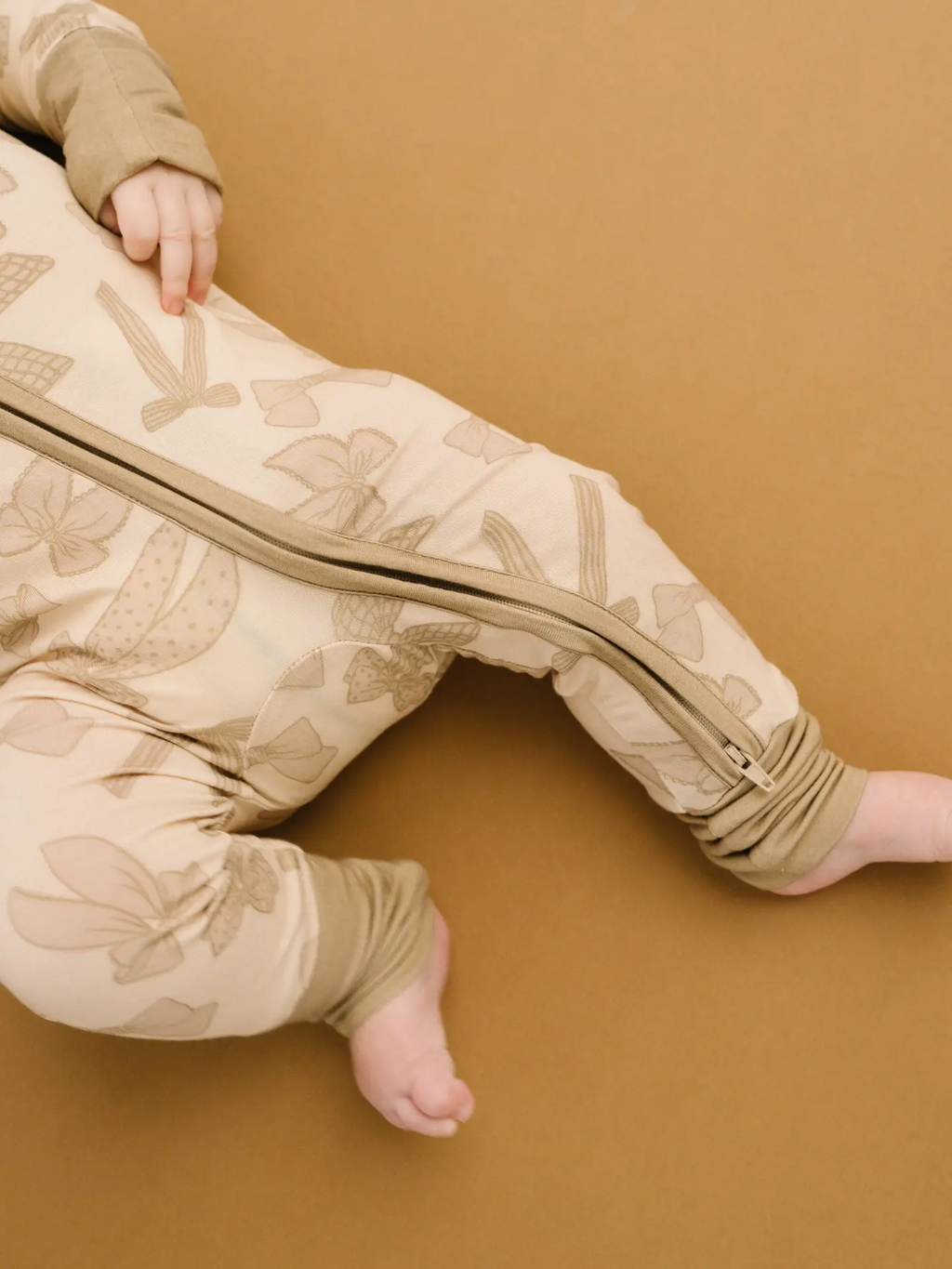 Neutral Bows Bamboo Sleeper