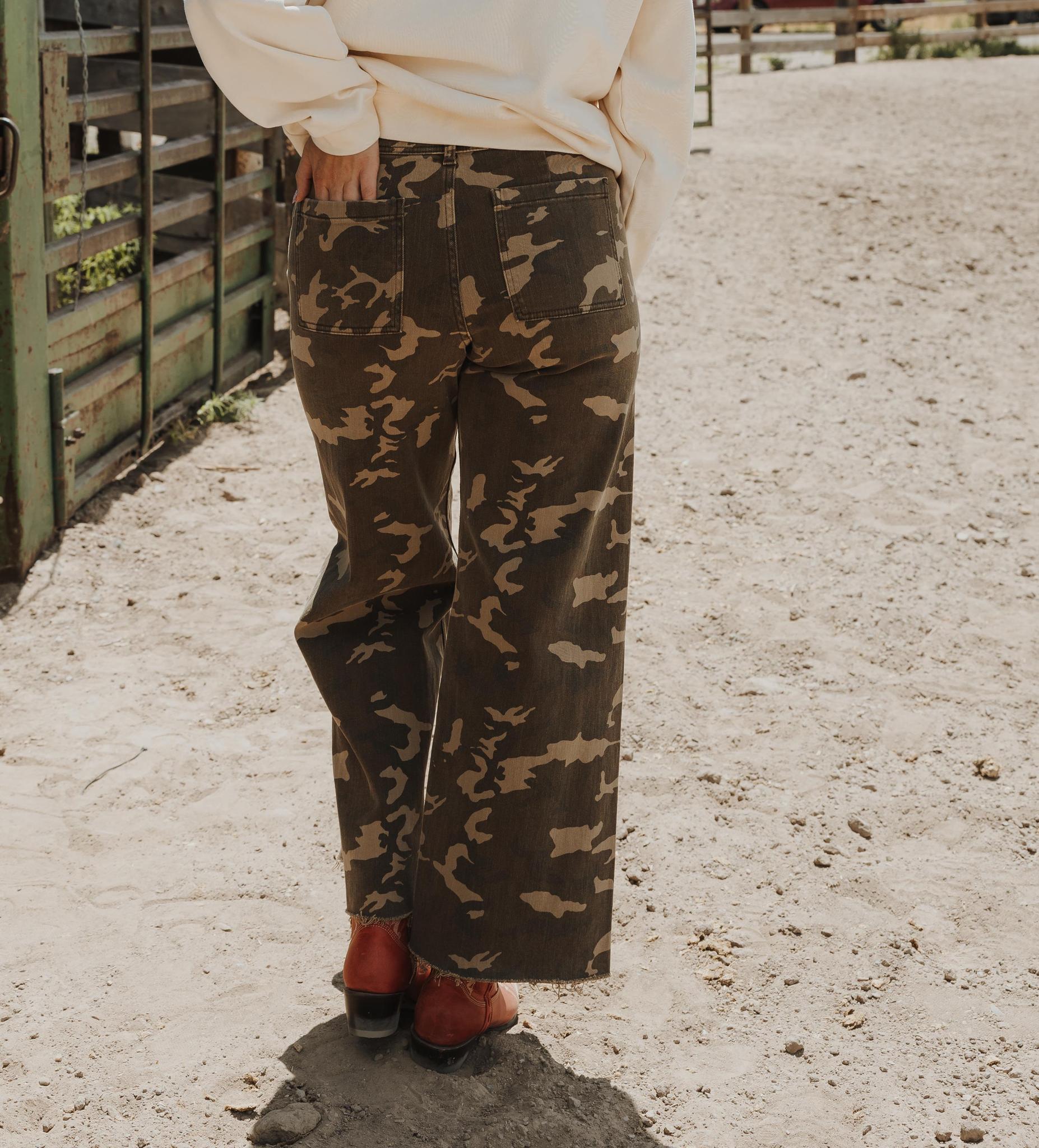 Camouflage Print Stretch Pants
