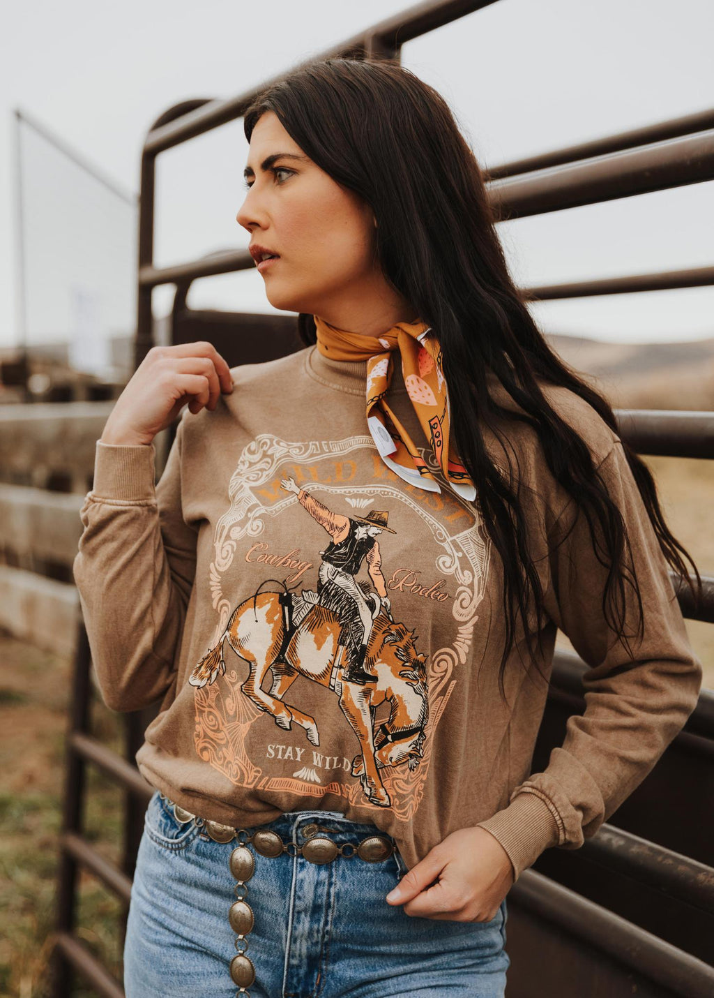 WILD WEST COWBOY RODEO STAY WILD WASHED LONG SLEEVE SWEATSHIRT - MINERAL TAUPE