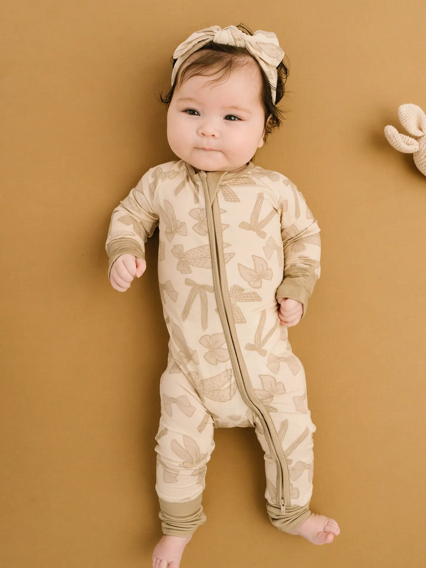 Neutral Bows Bamboo Sleeper