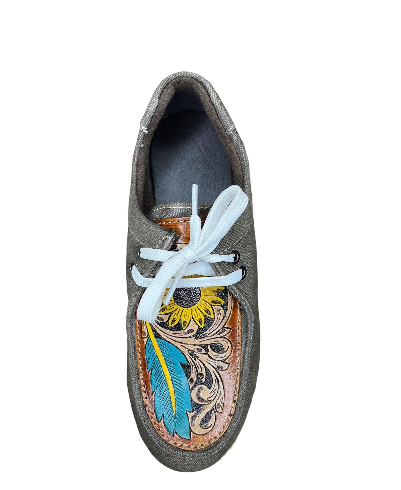 AMERICAN DARLING HAND CARVED SHOE