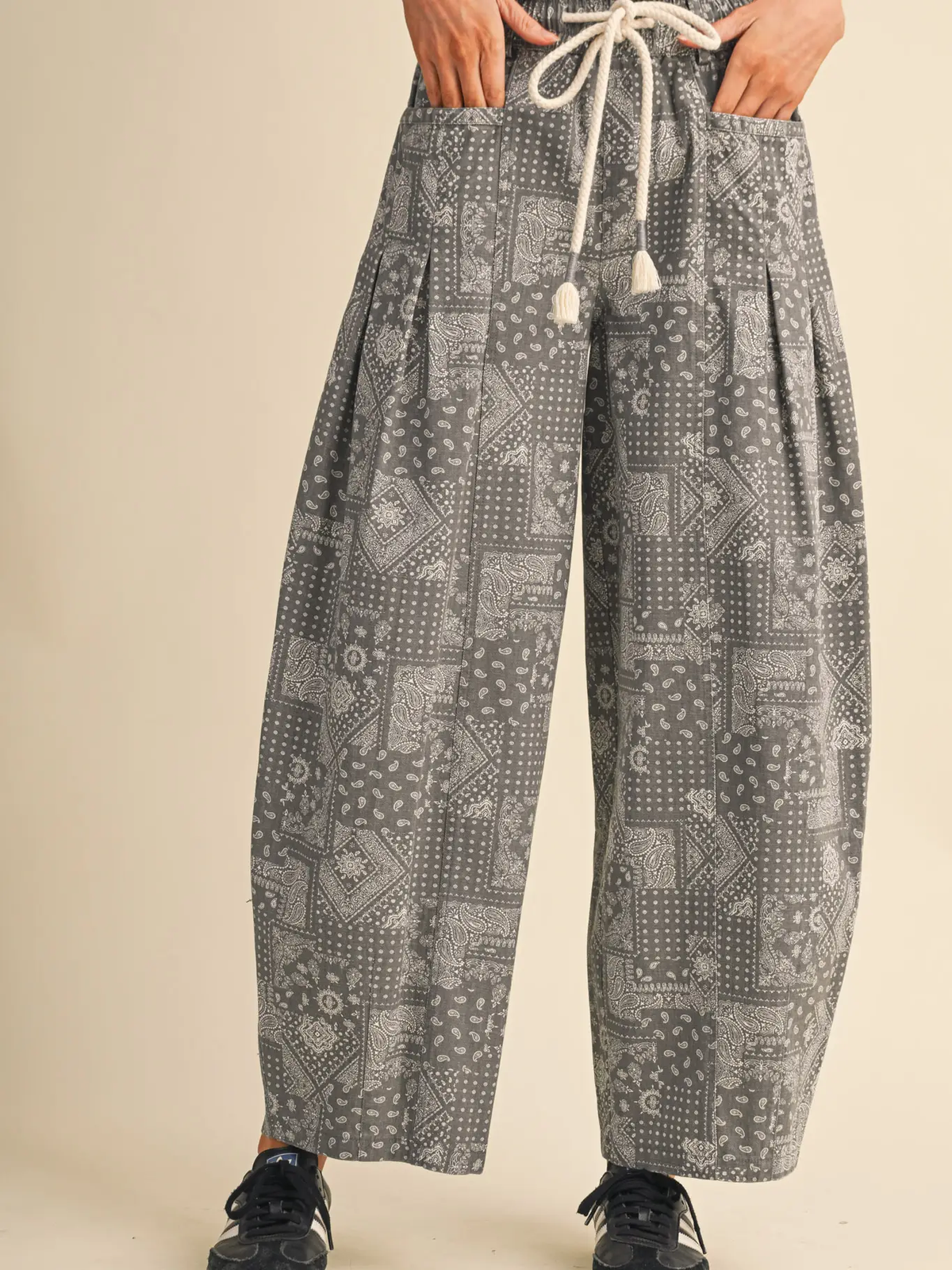 Bandana Print Pleated Barrel Pants