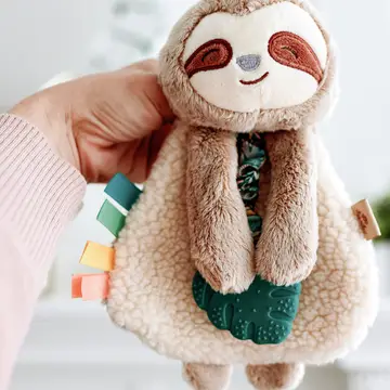 Itzy Friends Lovey™ Plush - PEYTON THE SLOTH