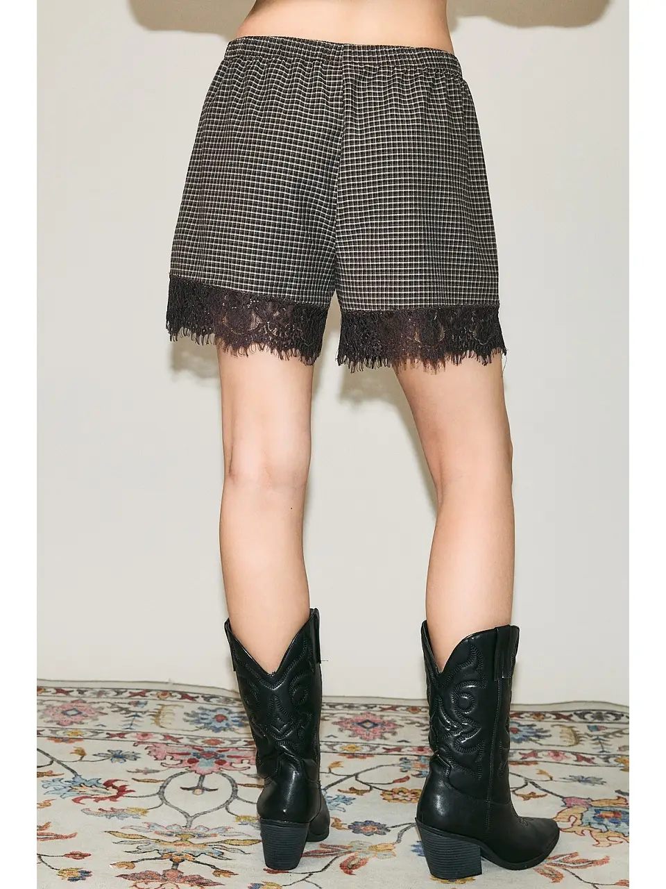 Elastic Waist Lace Trim Detail Shorts