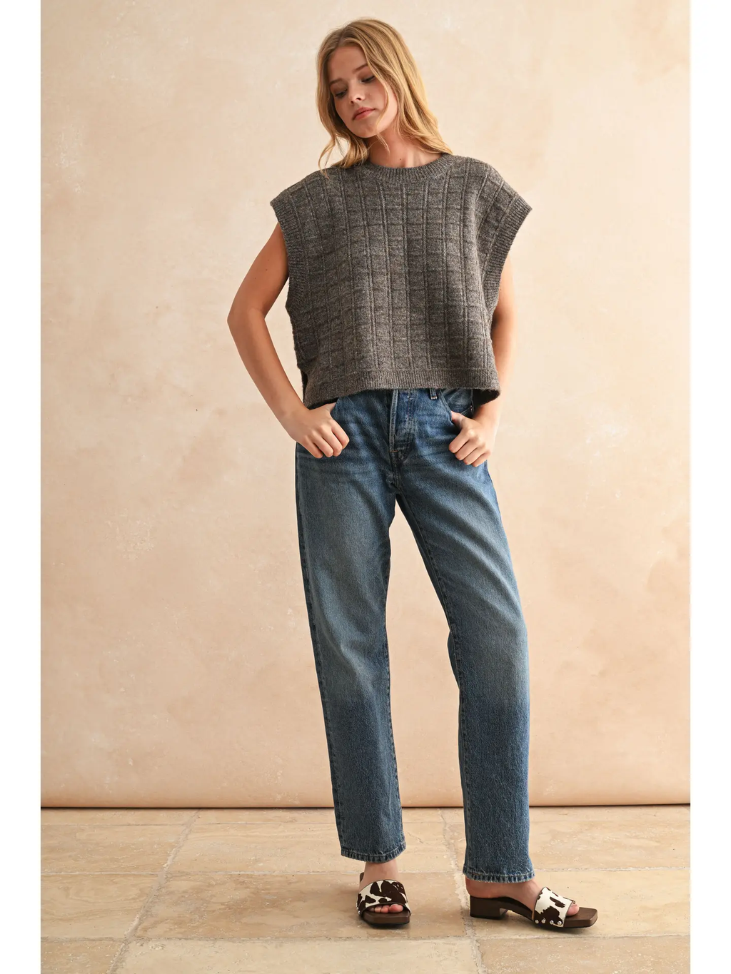 Textured Pattern Sweater Ves