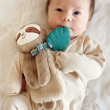 Itzy Friends Lovey™ Plush - PEYTON THE SLOTH