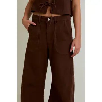 Mid Rise Pocket Detail Pants