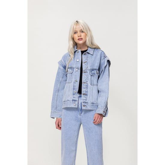 BOYFRIEND DENIM JACKET W SHOULDER DETAIL