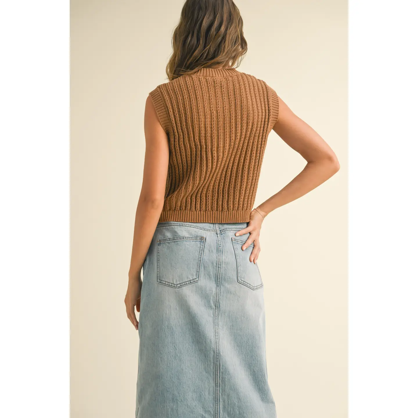 Buttondown Crochet Vest - Brown
