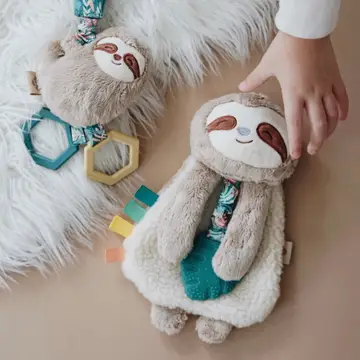 Itzy Friends Lovey™ Plush - PEYTON THE SLOTH