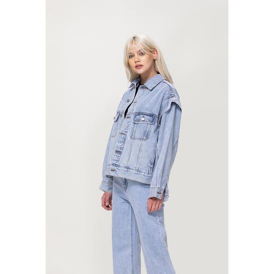 BOYFRIEND DENIM JACKET W SHOULDER DETAIL