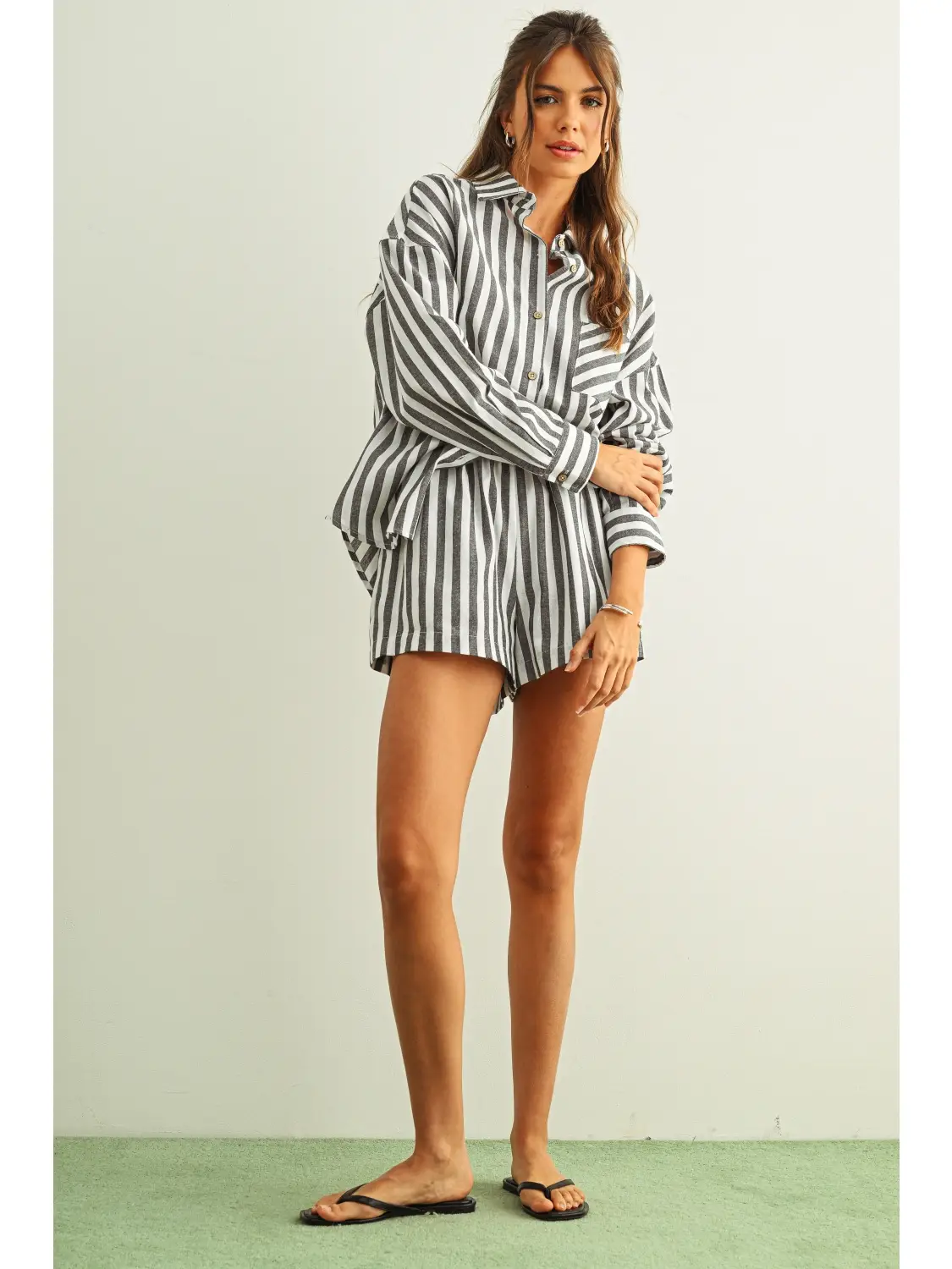 Striped Elastic Band Waist Shorts - BLACK