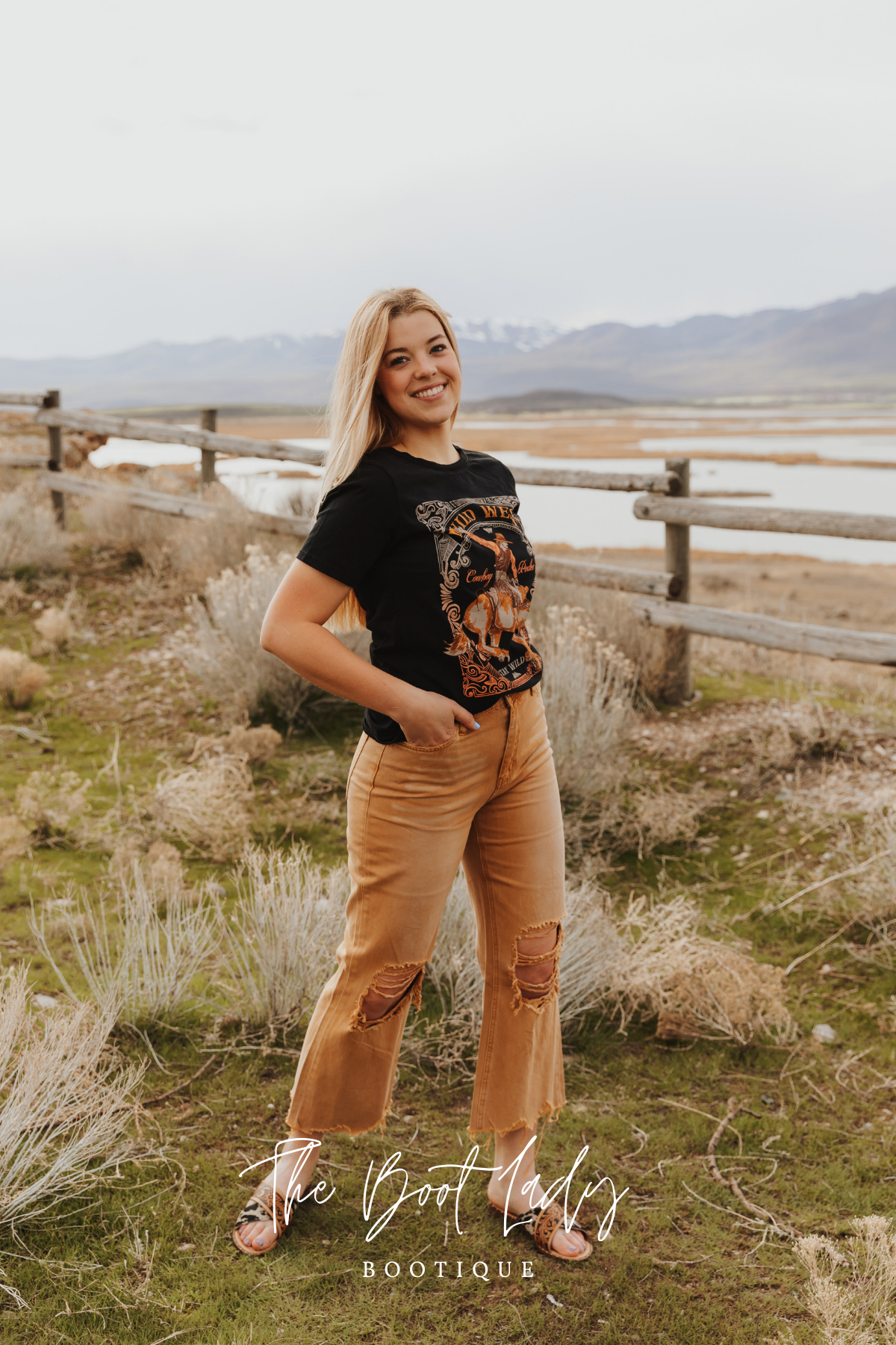 WILD WEST COWBOY RODEO SHORT SLEEVE GRAPHIC TEE - BLACK