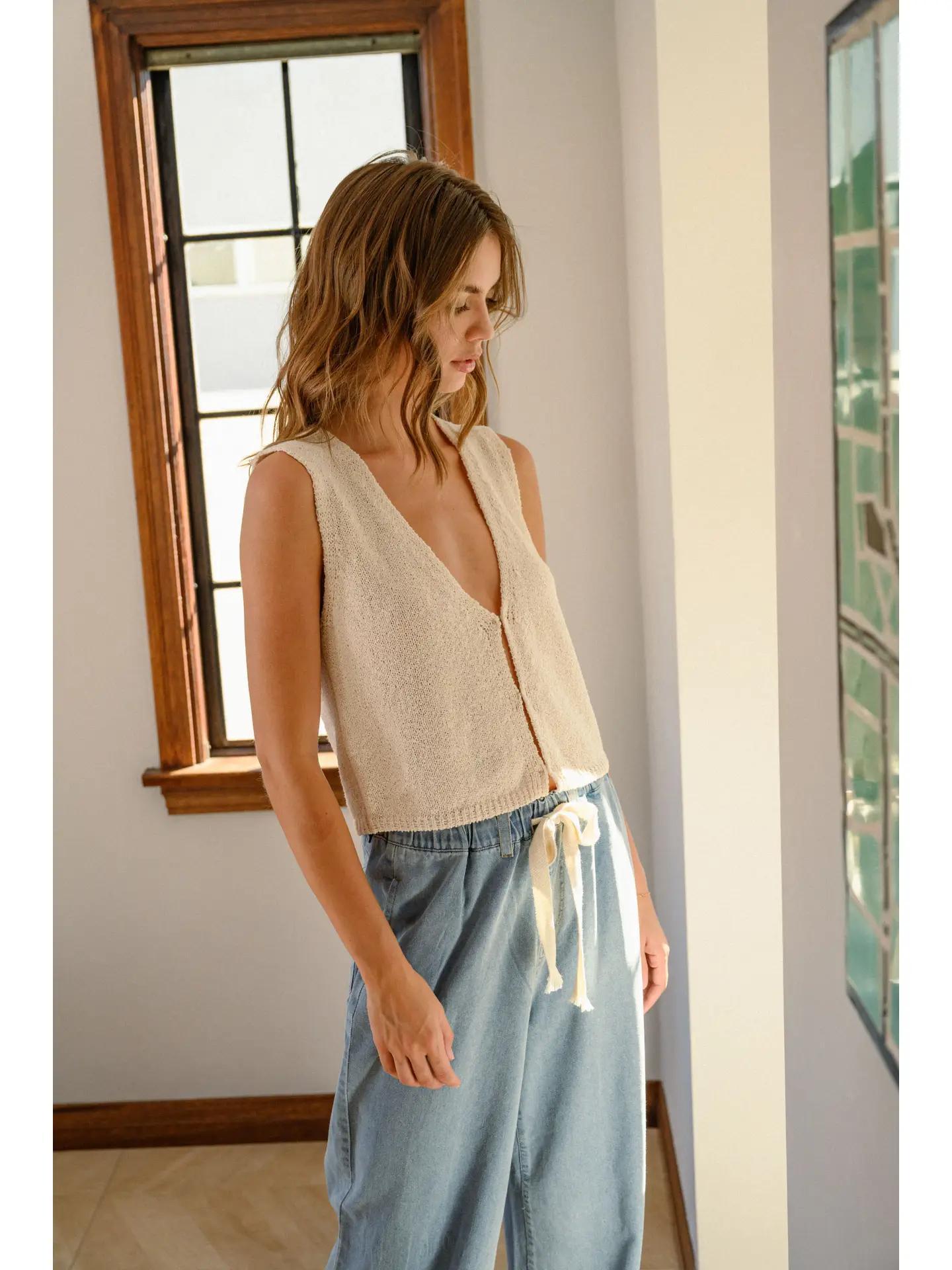 Hook & Eye Closer Vest Cardigan - Beige