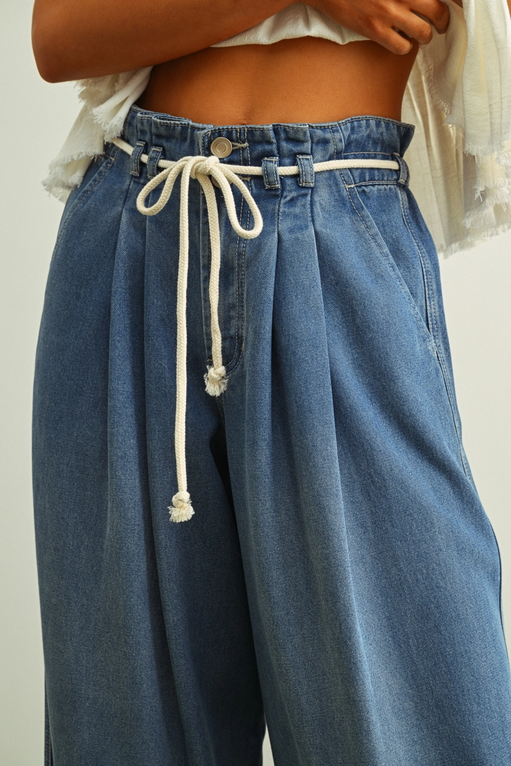 Pleated Detail with Cotton Belt Tencel Denim Pants