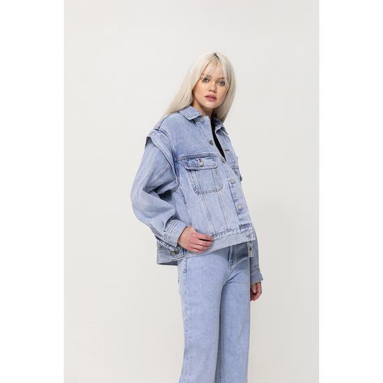 BOYFRIEND DENIM JACKET W SHOULDER DETAIL