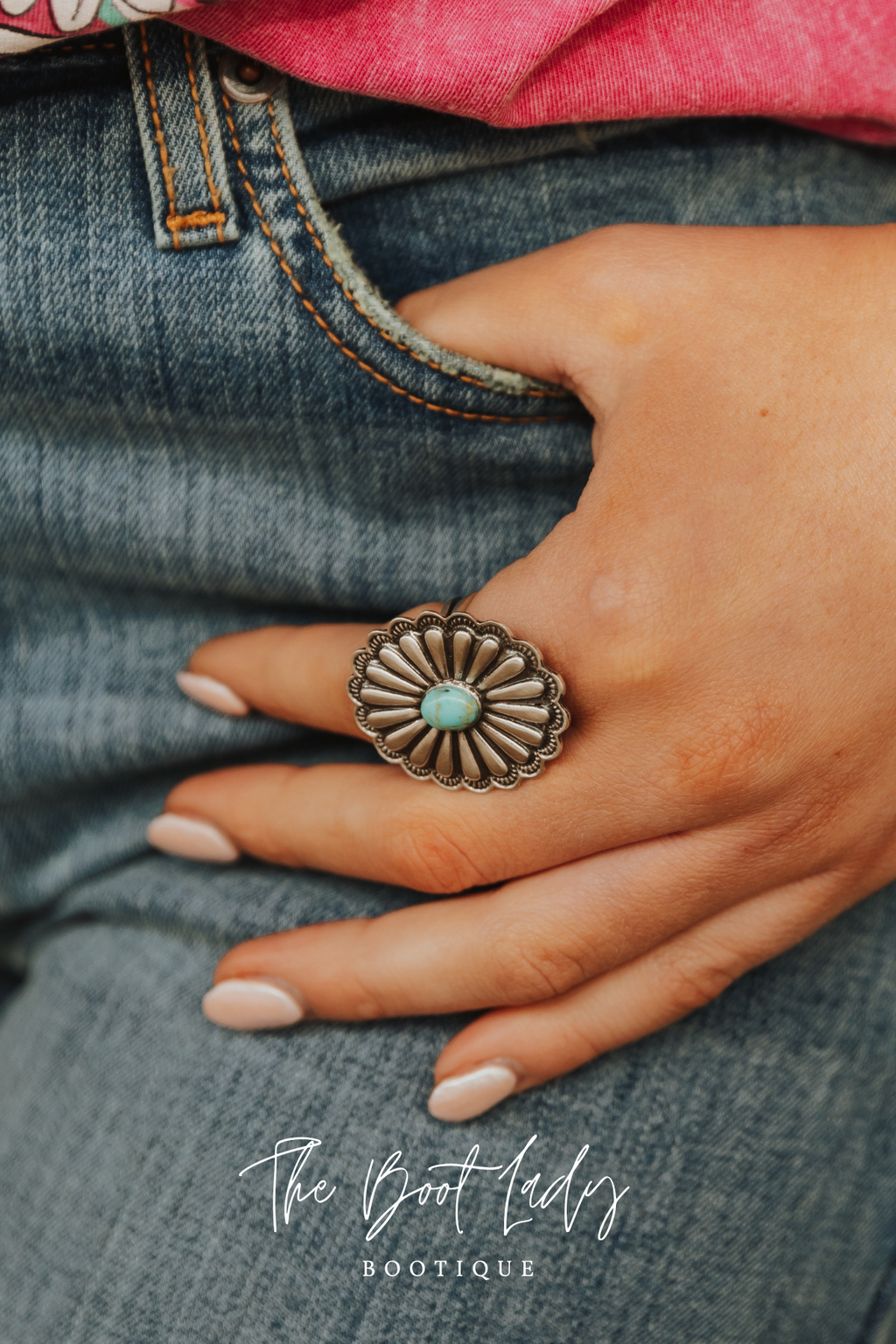 ADJUSTABLE OVAL CONCHO TURQUOISE CENTER STONE