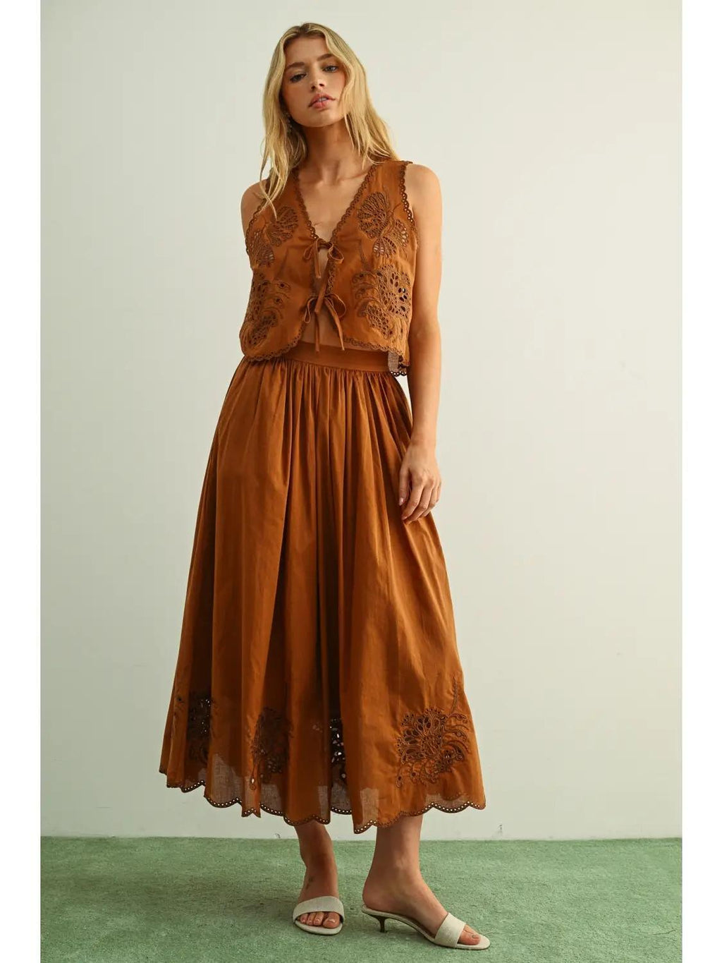 Embroidery Bottom Long Full Skirt -COFFEE