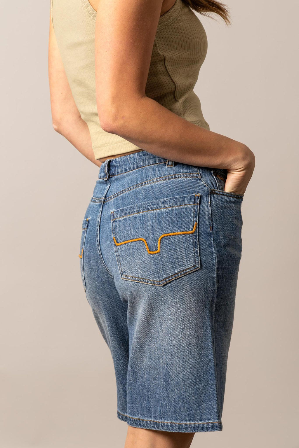 STACI - ANTIQUE WASH