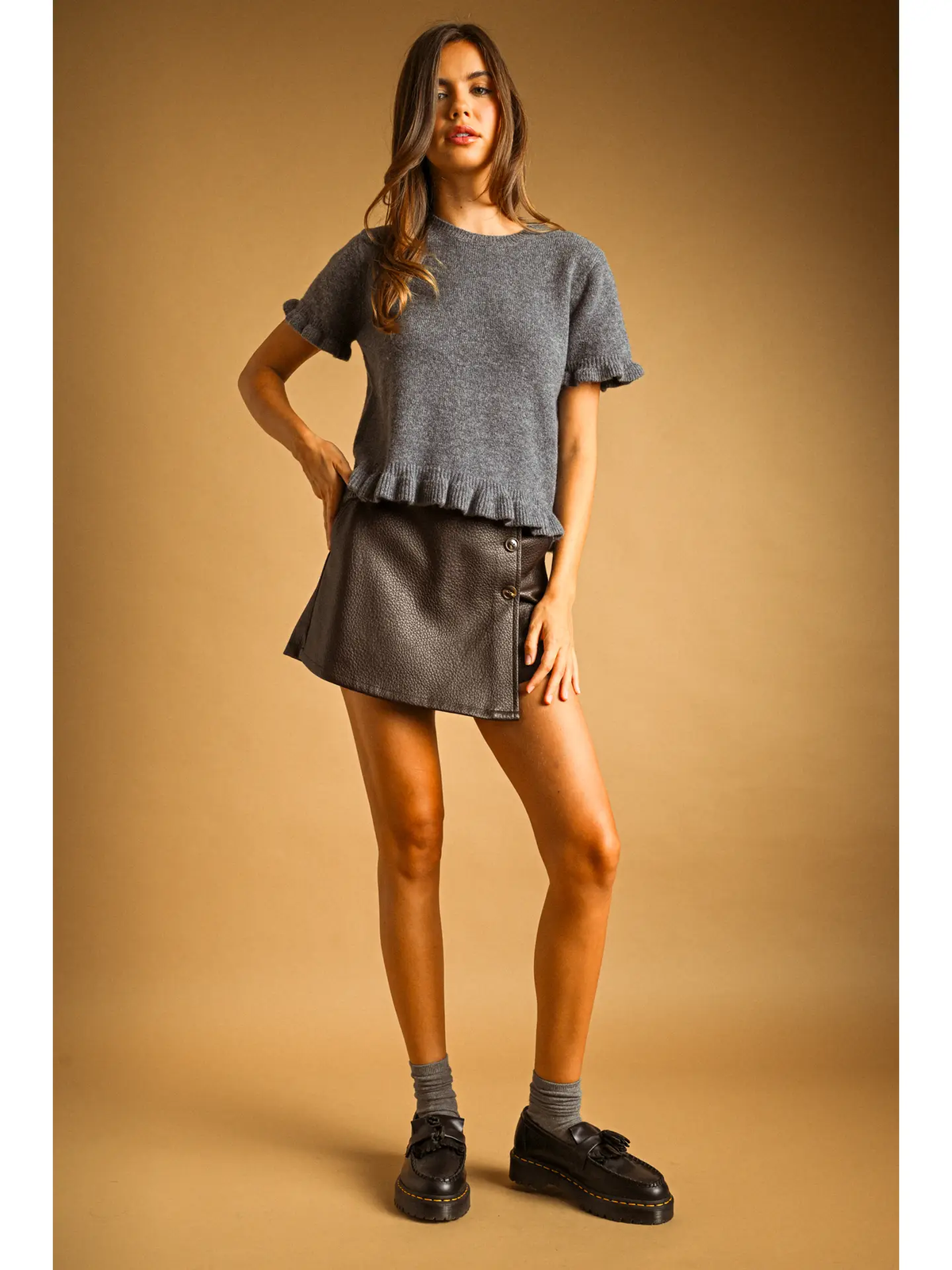 Ruffle Hem Short Sleeve Sweater Top - CHARCOAL