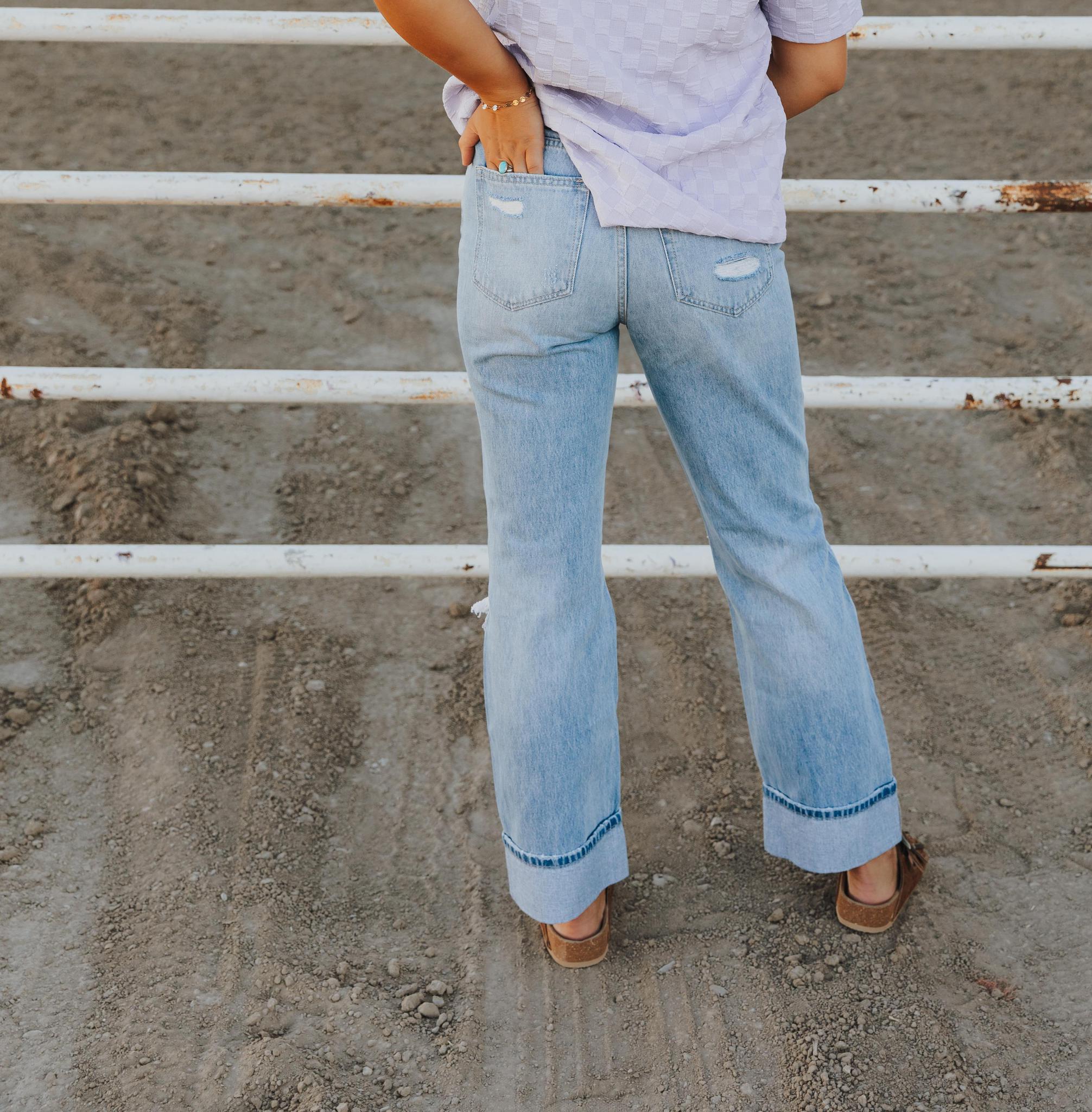 DISTRESSED 90'S STRAIGHT JEANS | ALYSSA FAR OUT