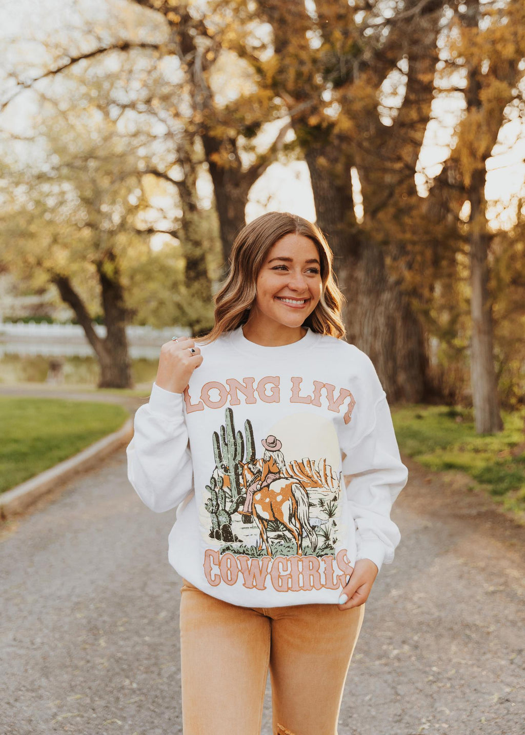 LONG LIVE COWGIRLS SWEATSHIRT (OVERSIZED)