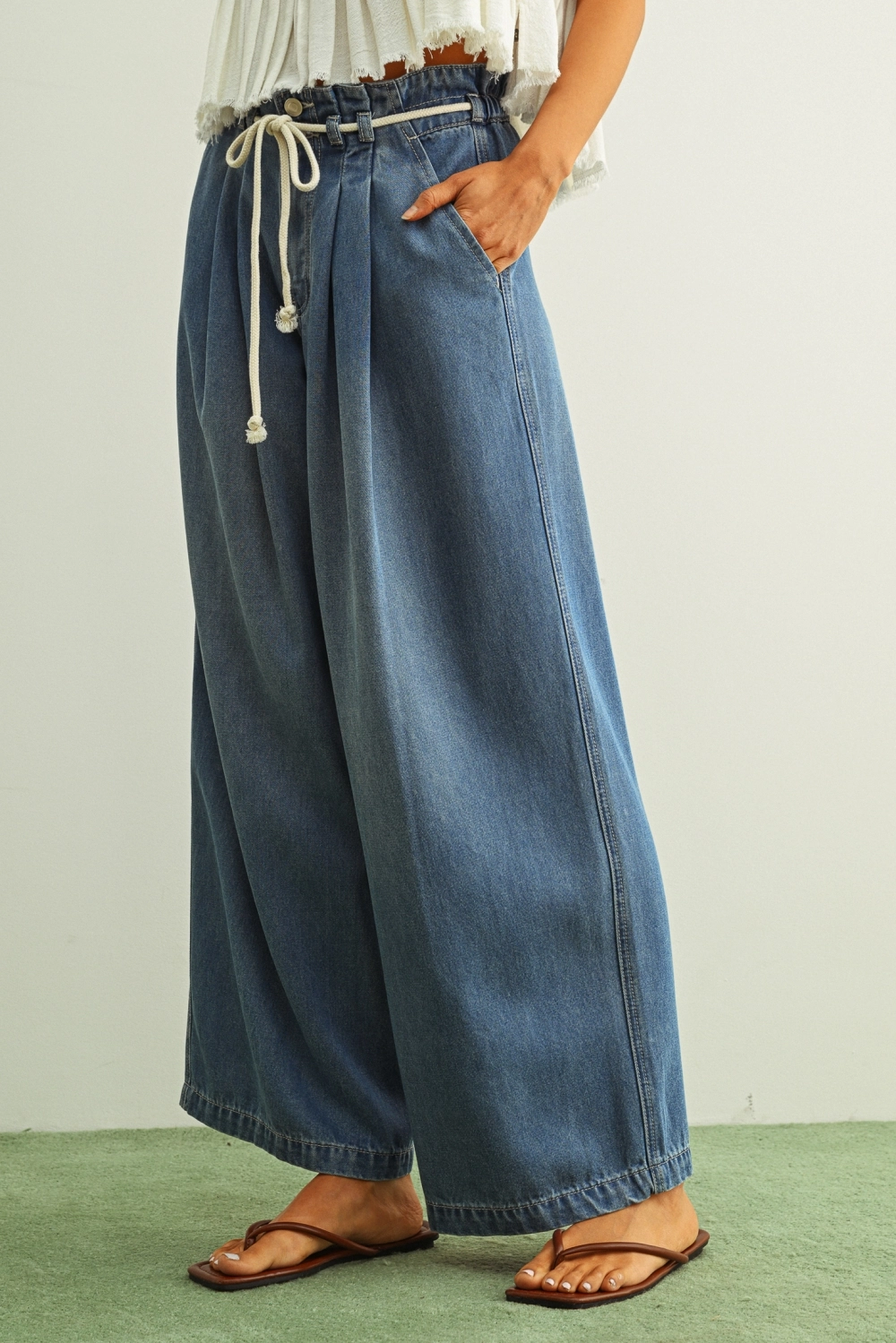 Pleated Detail with Cotton Belt Tencel Denim Pants