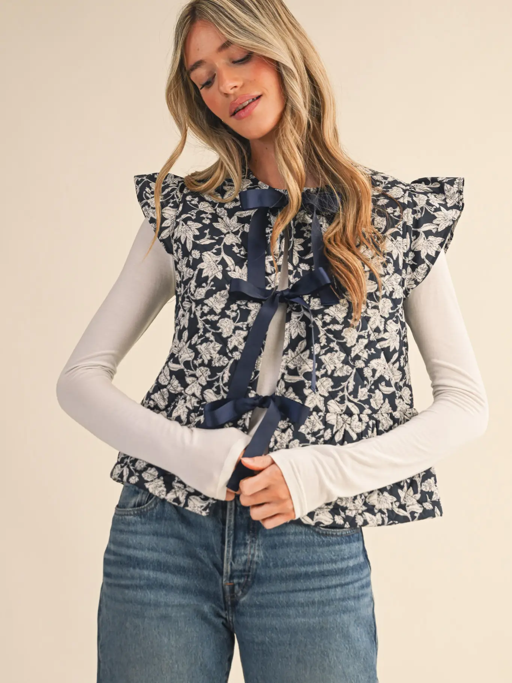 Flutter Sleeve Floral Quilted Vest - NAVY BLUE