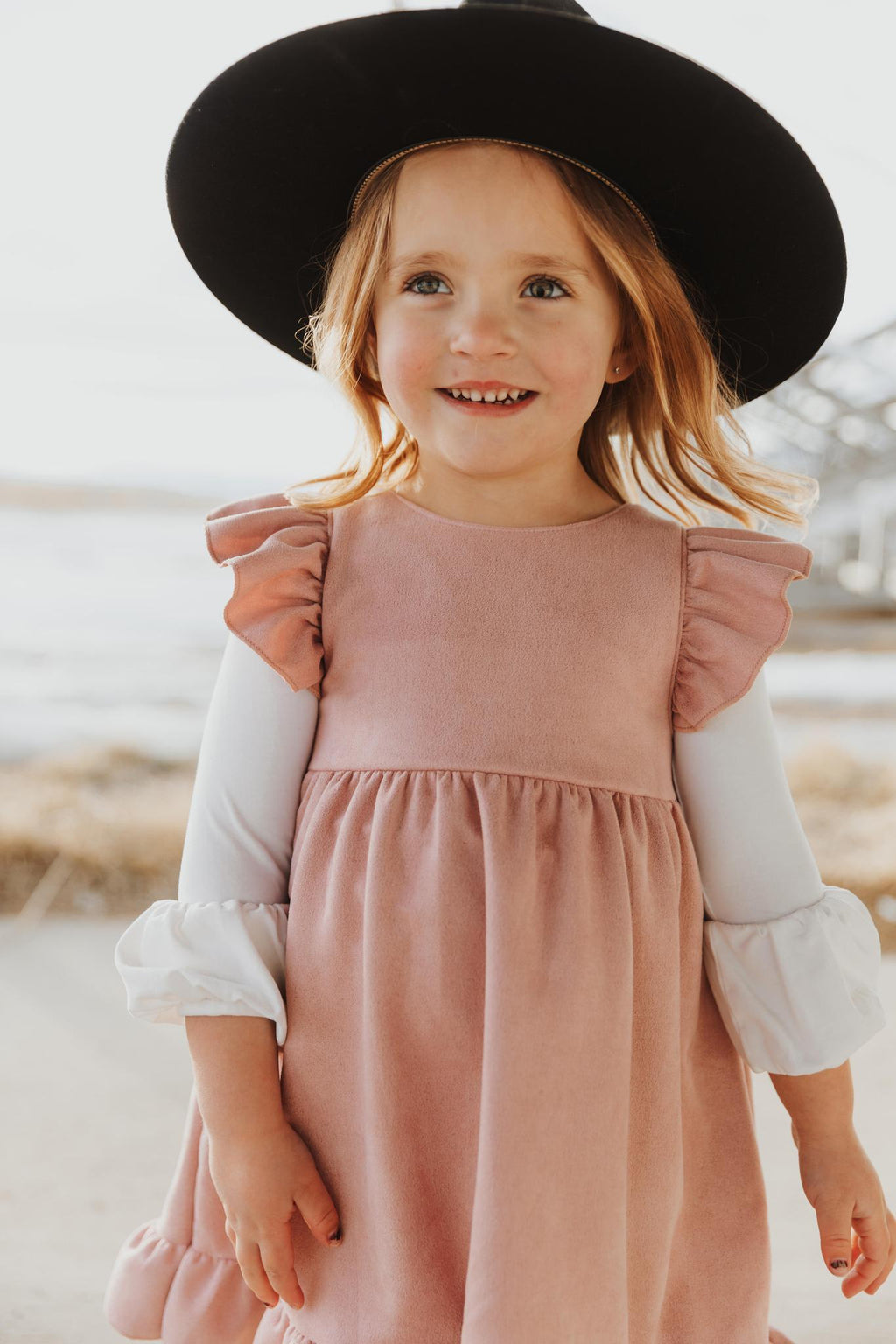 LADIES PINCH FRONT BLACK HAT