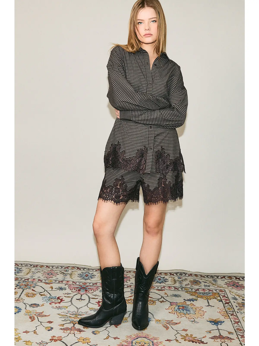 Elastic Waist Lace Trim Detail Shorts