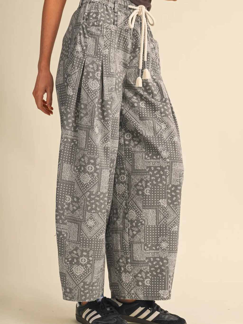 Bandana Print Pleated Barrel Pants