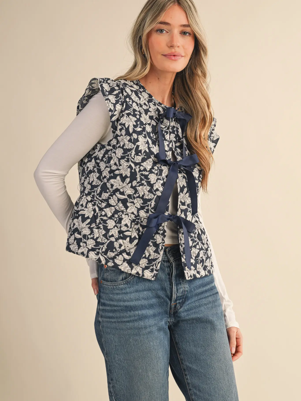 Flutter Sleeve Floral Quilted Vest - NAVY BLUE