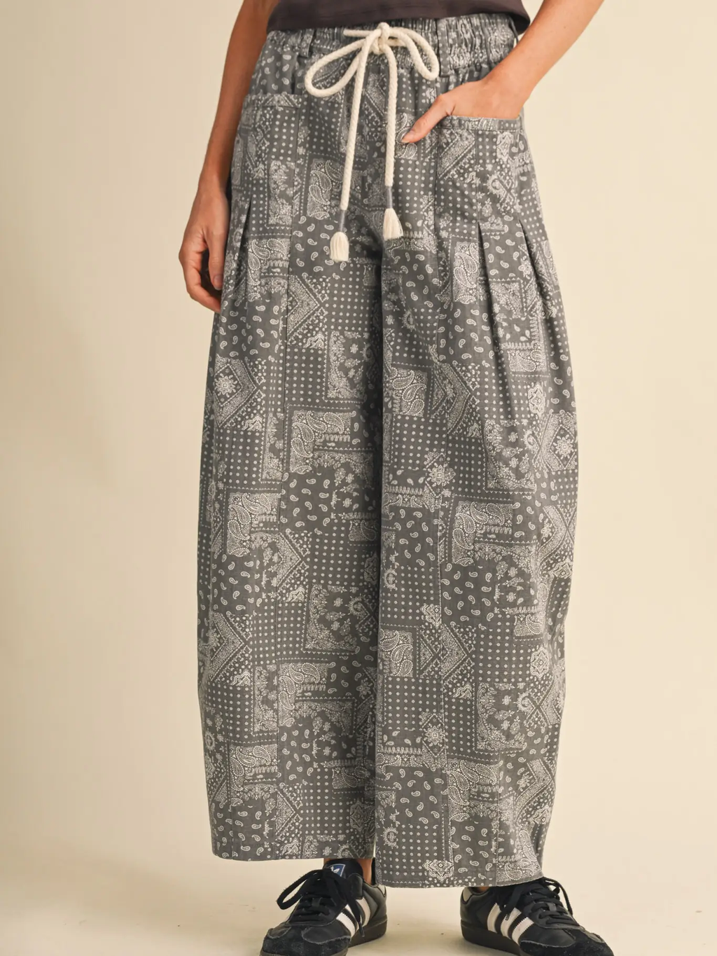 Bandana Print Pleated Barrel Pants