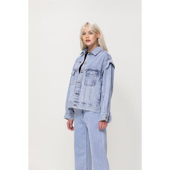 BOYFRIEND DENIM JACKET W SHOULDER DETAIL