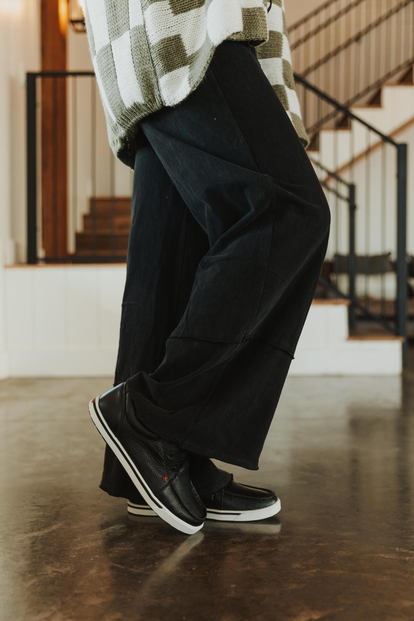 MINERAL-WASHED KNIT WIDE-LEG PANTS - BLACK