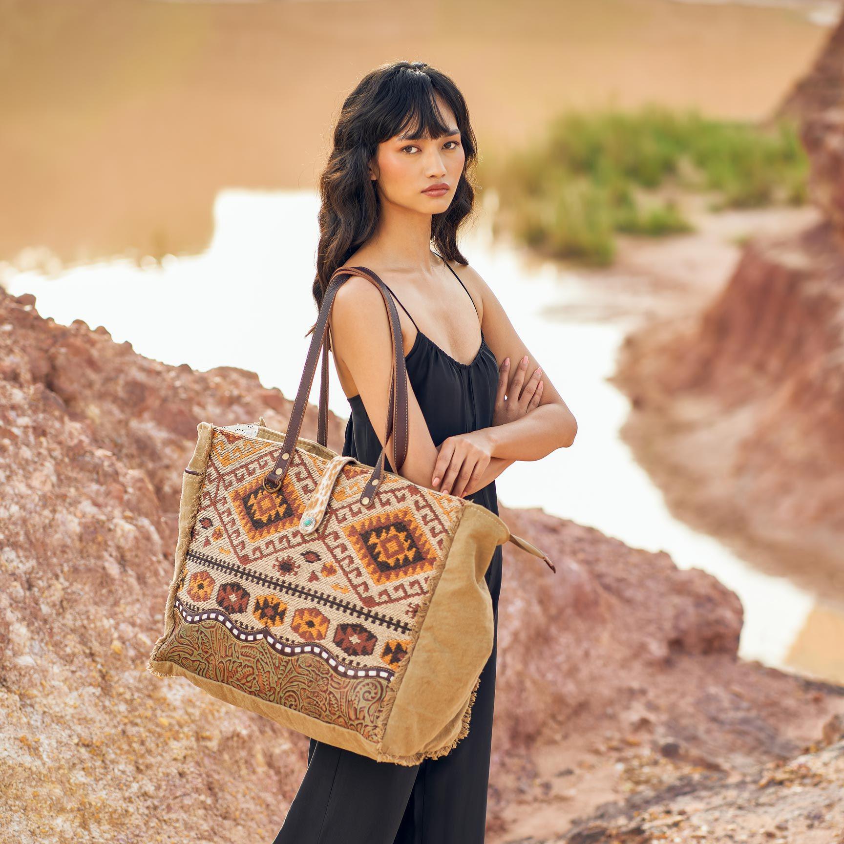 AZTECAN WEEKENDER BAG S-4001