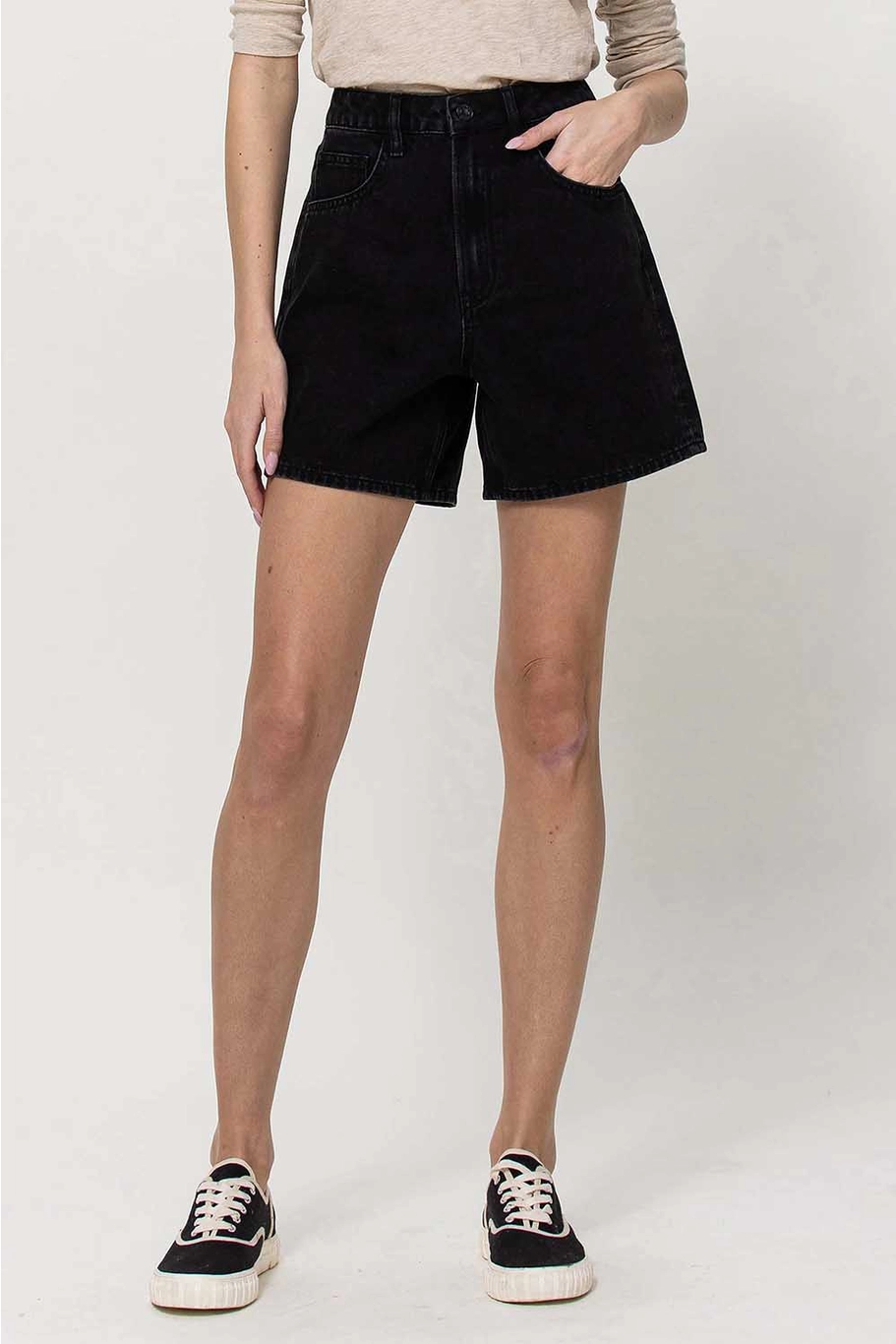Super High Rise Mom Shorts | Black