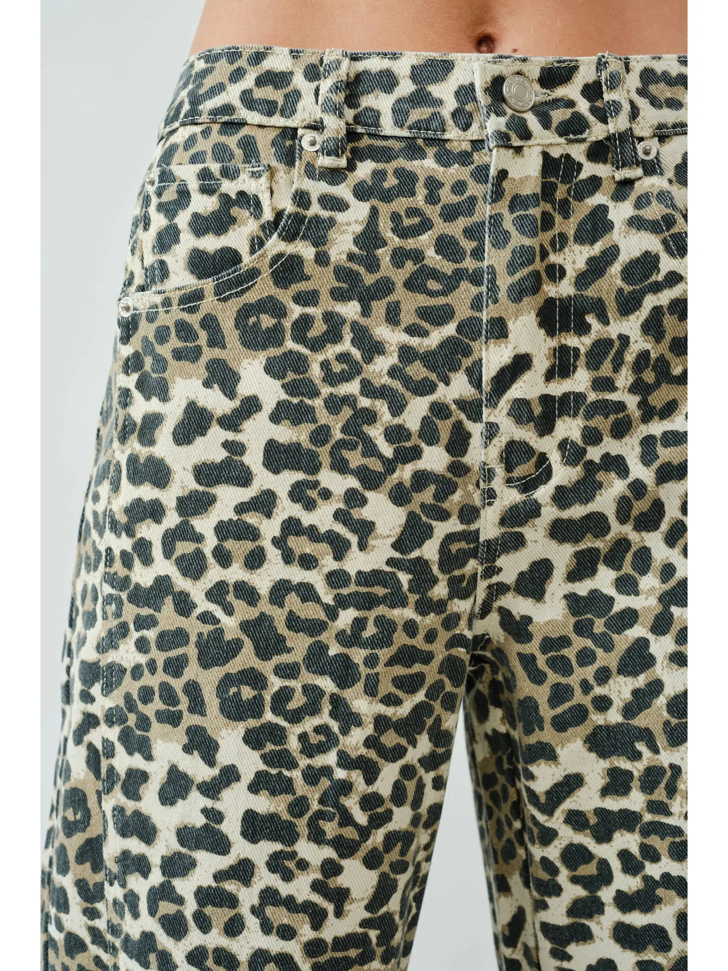 Slouchy Relax Fit Crop Barrel Jeans