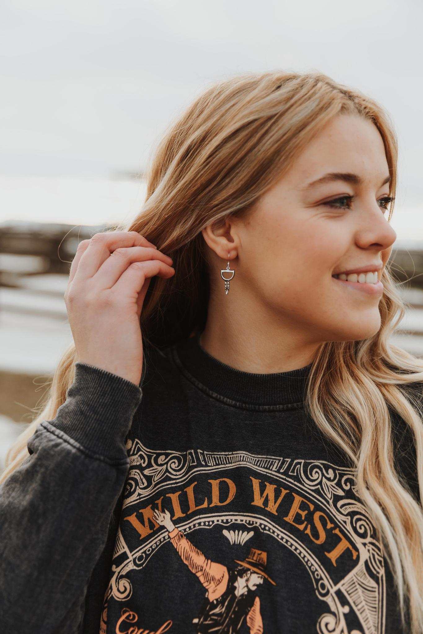 WILD WEST COWBOY RODEO STAY WILD WASHED LONG SLEEVE SWEATSHIRT - BLACK