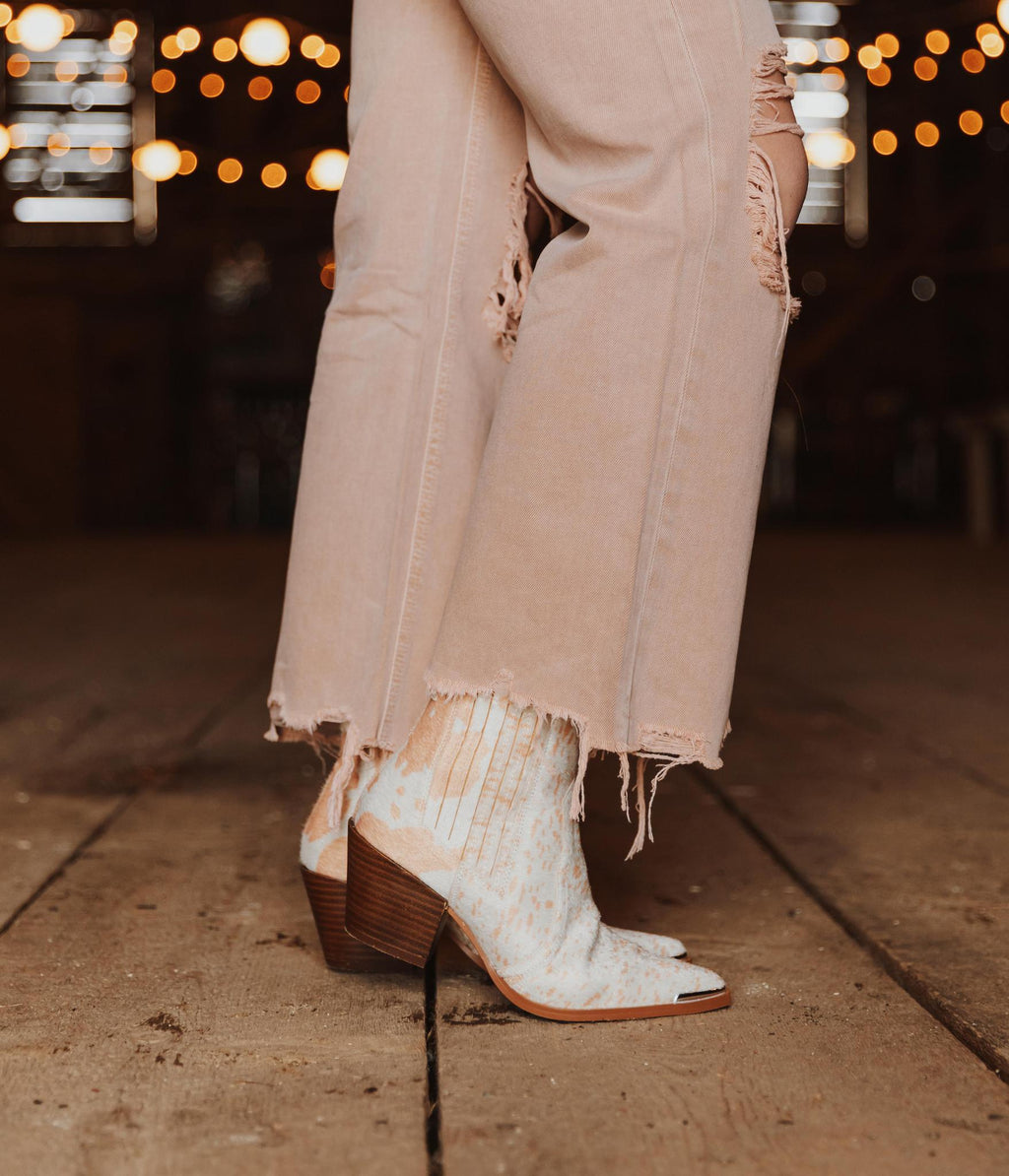 ELEANOR BLOCK HEEL CHELSEA BOOTIES - COW WHITE CAMEL