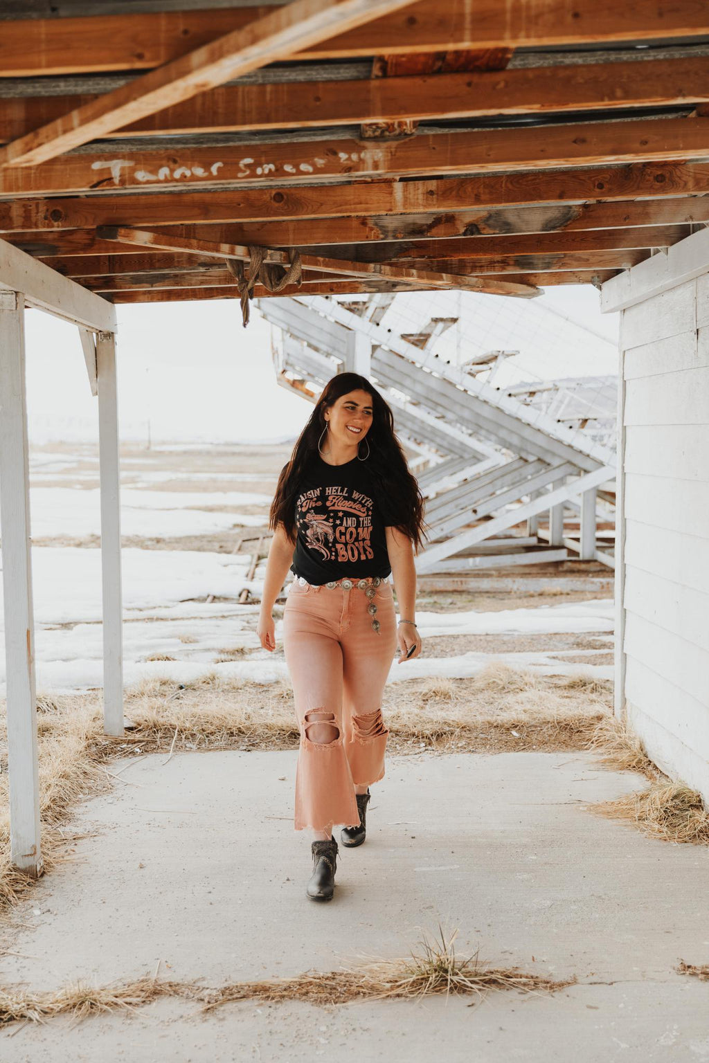 RAISIN HELL WITH THE HIPPIES & THE COWBOYS GRAPHIC TOP - BLACK