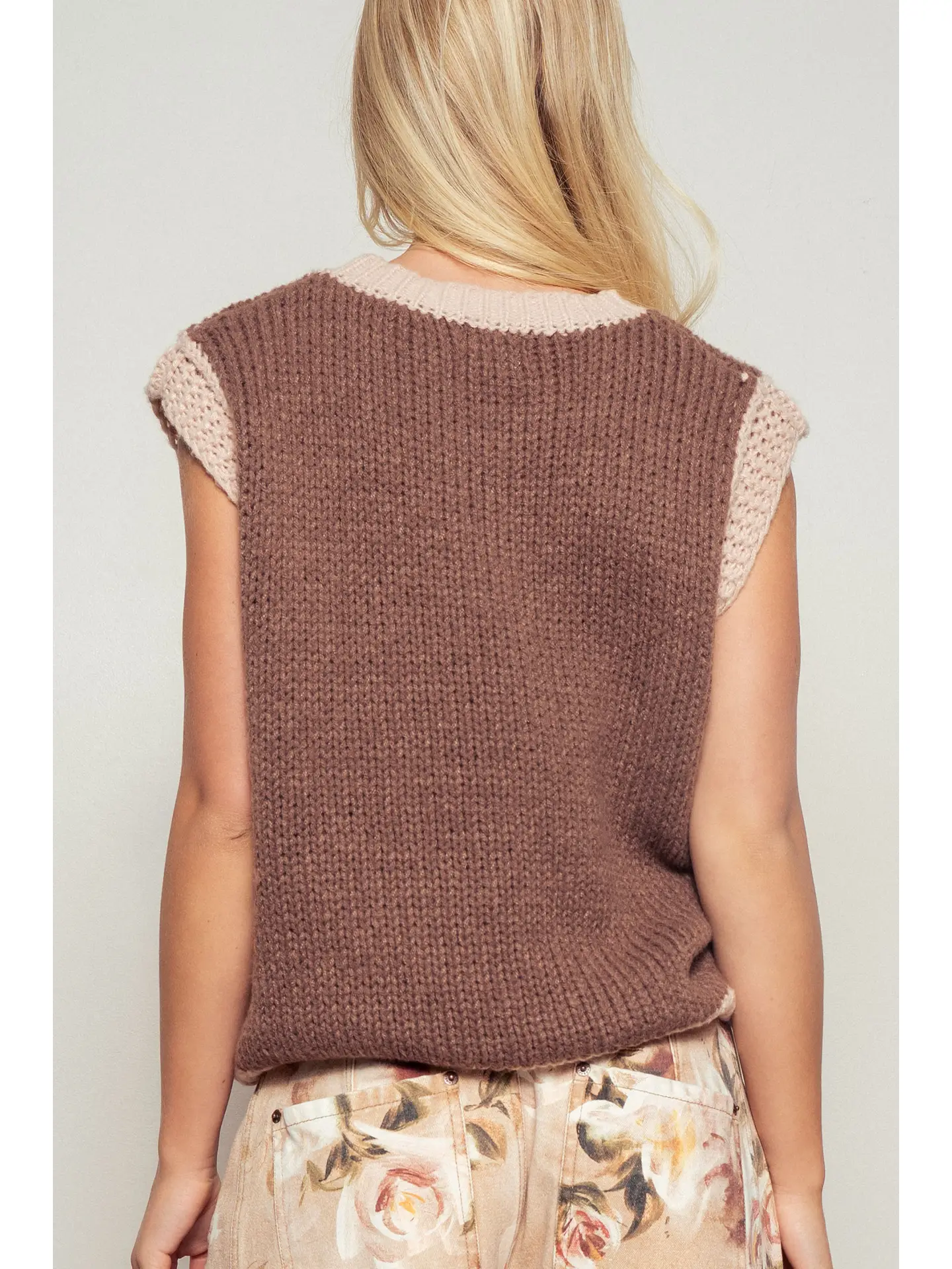 Western Horseshoe Crochet Knit Ribbed Trim Sweater Vest - BROWN